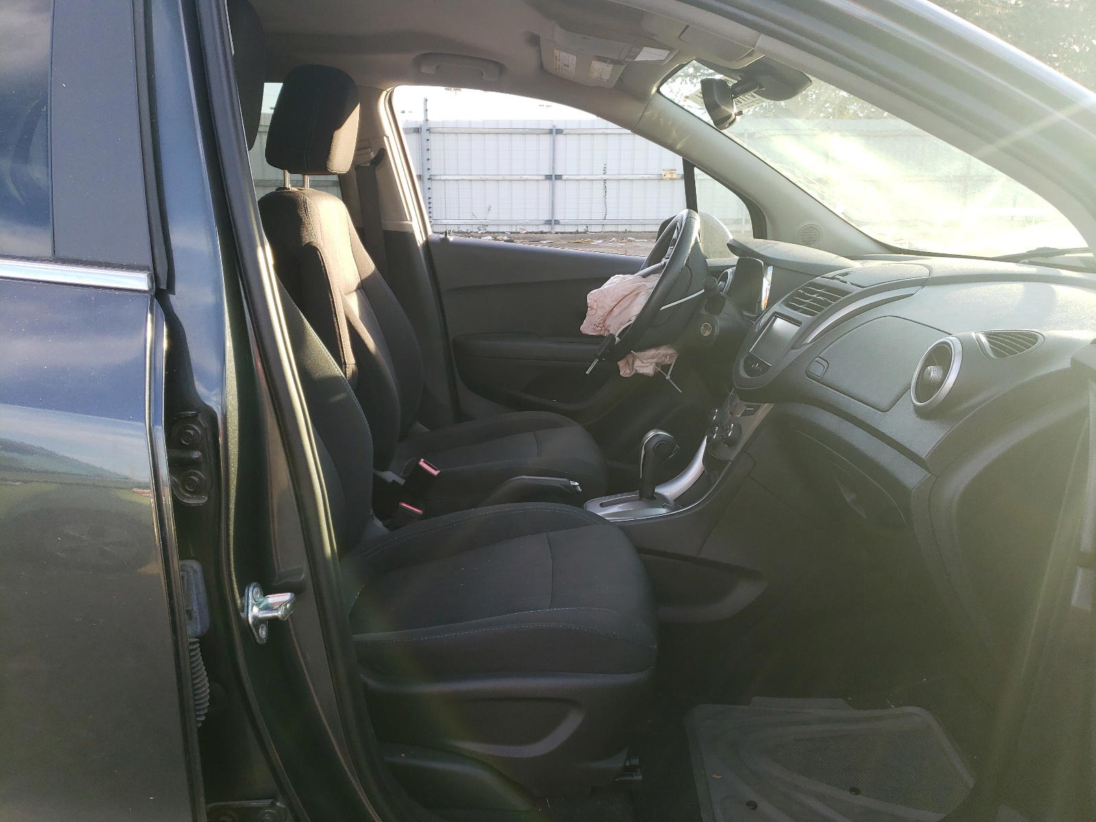 Photo 5 from auction – 2016 CHEVROLET TRAX 1LT with VIN 3GNCJLSB4GL254566