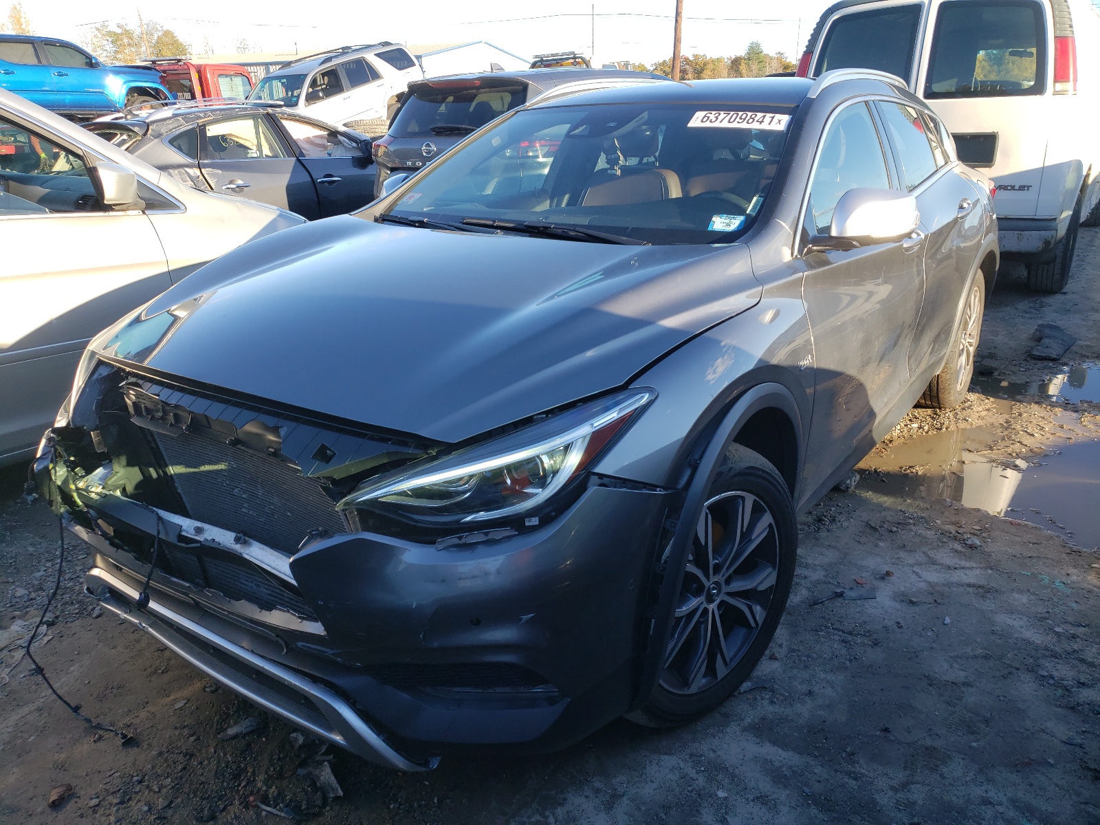 Photo 2 from auction – 2017 INFINITI QX30 BASE with VIN SJKCH5CR6HA025503