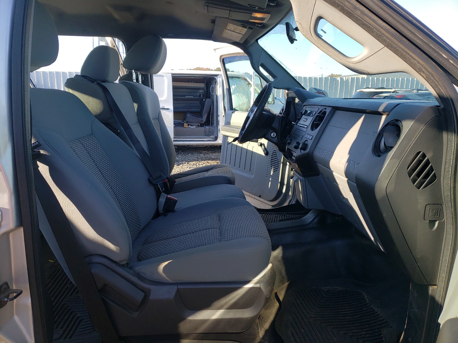 Photo 5 from auction – 2015 FORD F350 SUPER with VIN 1FT8W3B68FEA55456