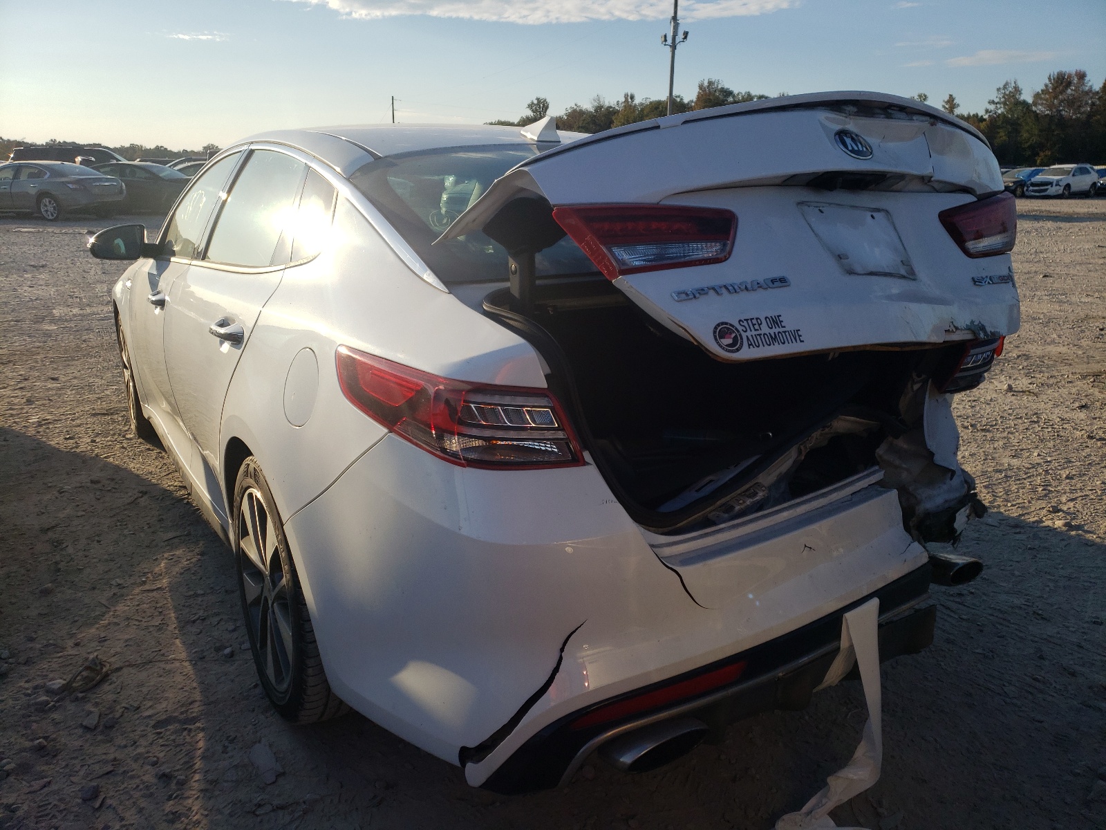 Photo 3 from auction – 2016 KIA OPTIMA SX with VIN 5XXGW4L22GG085658