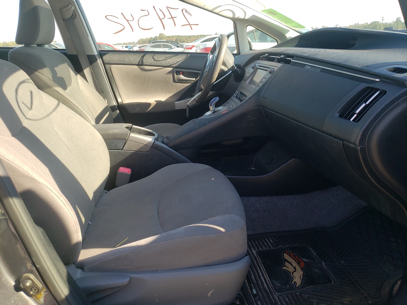 Photo 5 from auction – 2013 TOYOTA PRIUS with VIN JTDKN3DU1D5607185