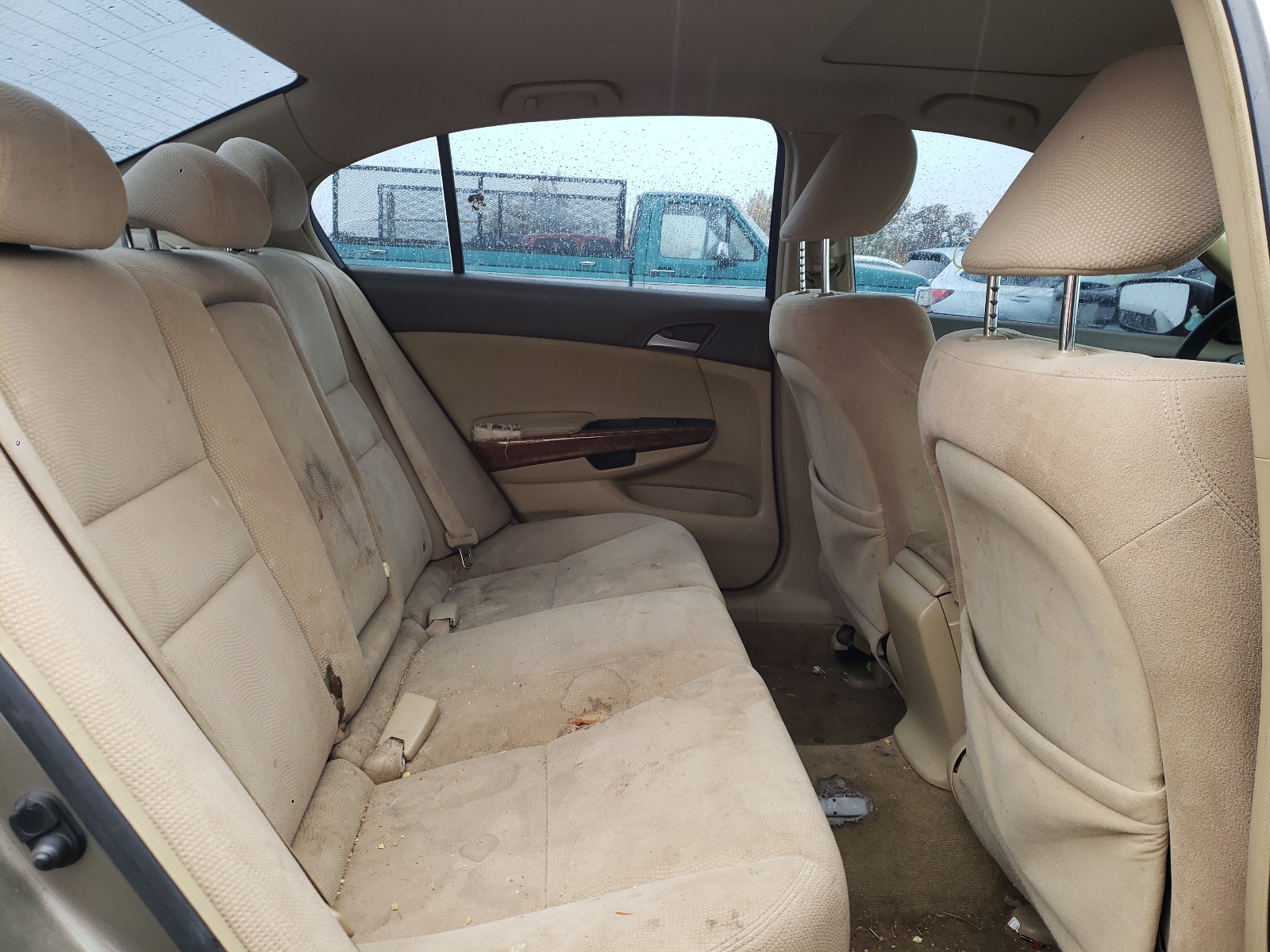 Photo 6 from auction – 2008 HONDA ACCORD EX with VIN JHMCP26718C056059