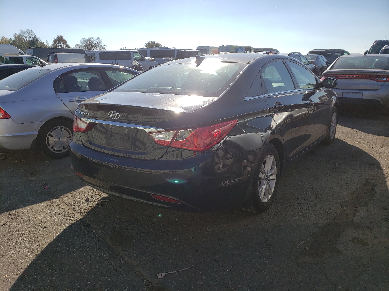 Photo 4 from auction – 2013 HYUNDAI SONATA with VIN 5NPEB4AC9DH772294