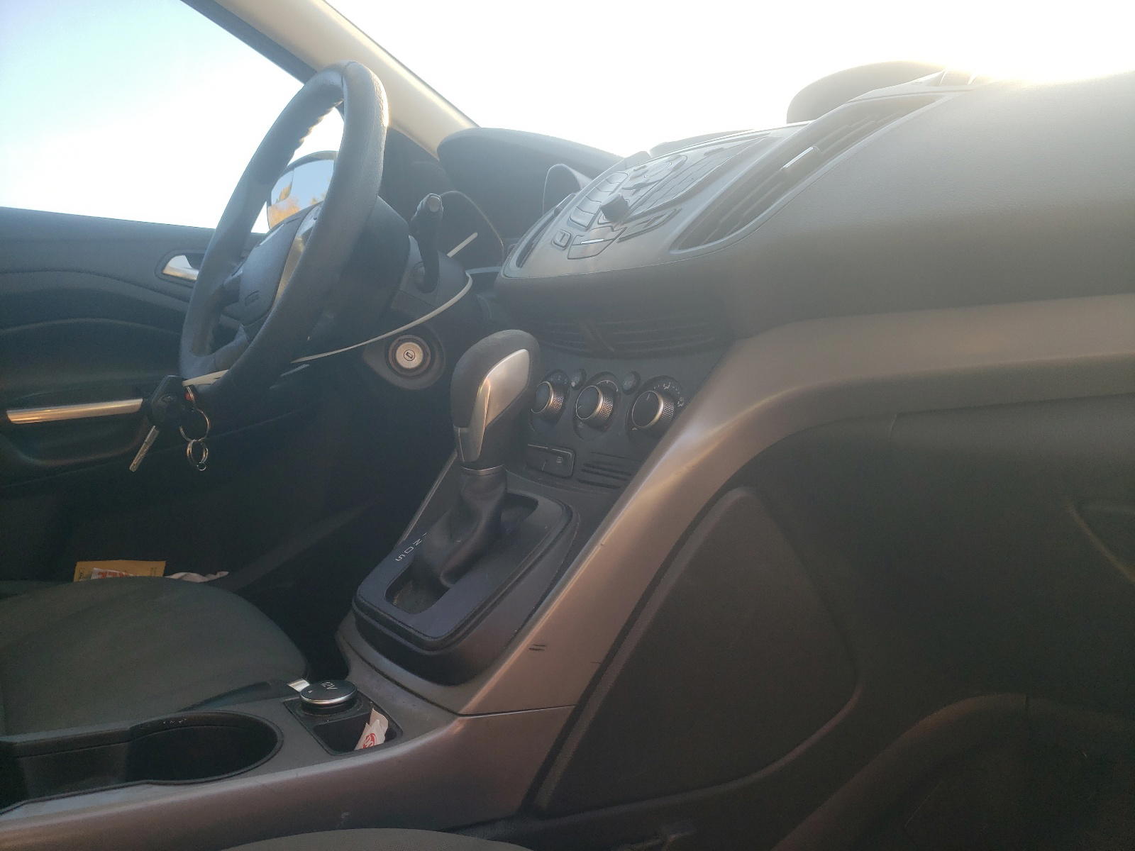 Photo 9 from auction – 2015 FORD ESCAPE SE with VIN 1FMCU0G78FUB24342