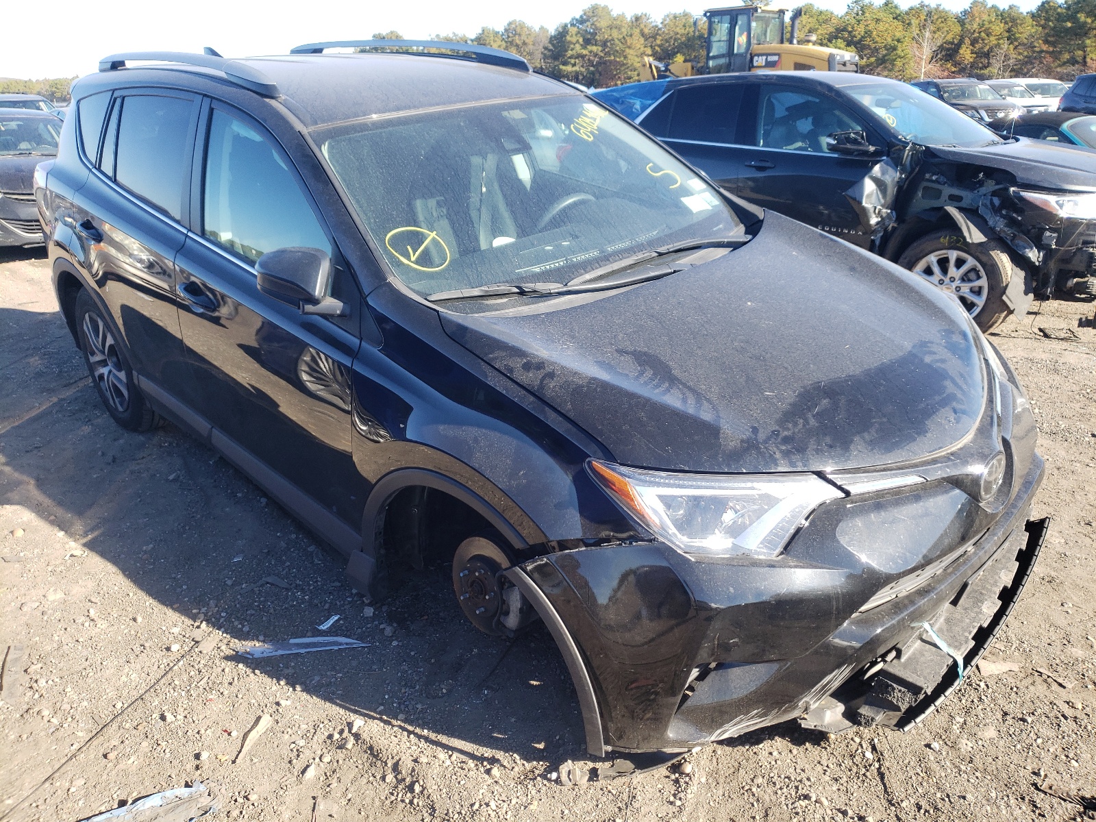 Photo 1 from auction – 2018 TOYOTA RAV4 LE with VIN 2T3BFREVXJW744248