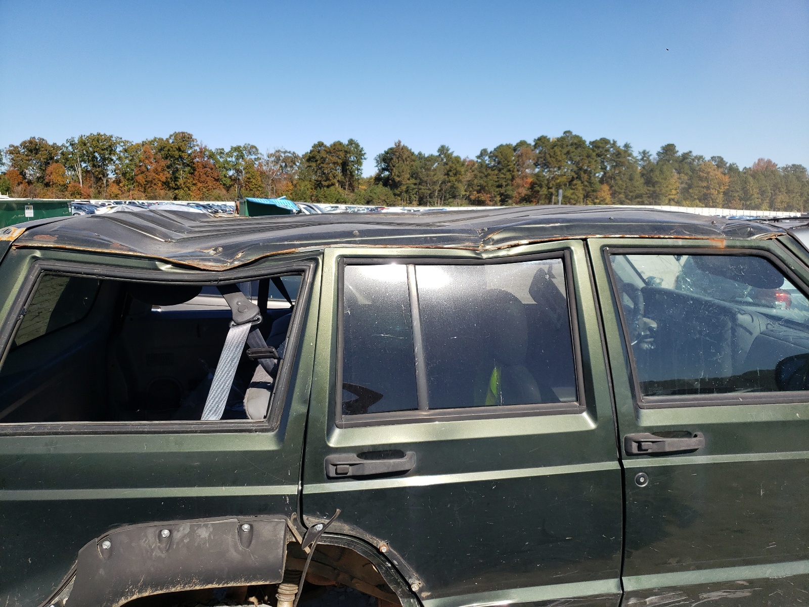 Photo 9 from auction – 1998 JEEP CHER 4X4 with VIN 1J4FJ68S0WL183708
