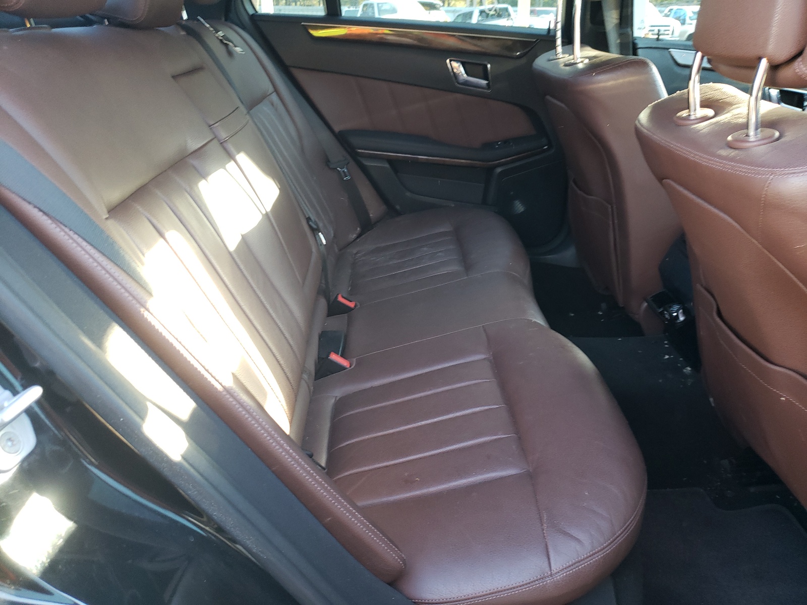 Photo 6 from auction – 2010 MERCEDES-BENZ E 350 with VIN WDDHF5GB0AA114247