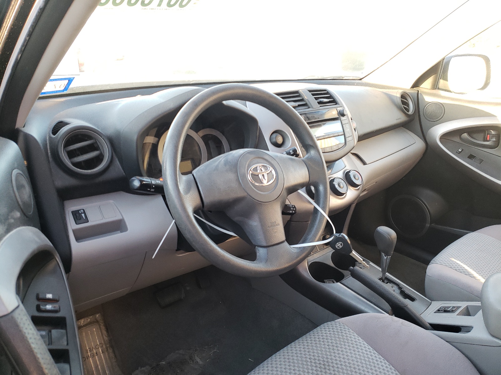Photo 9 from auction – 2007 TOYOTA RAV4 with VIN JTMZD33V475071526