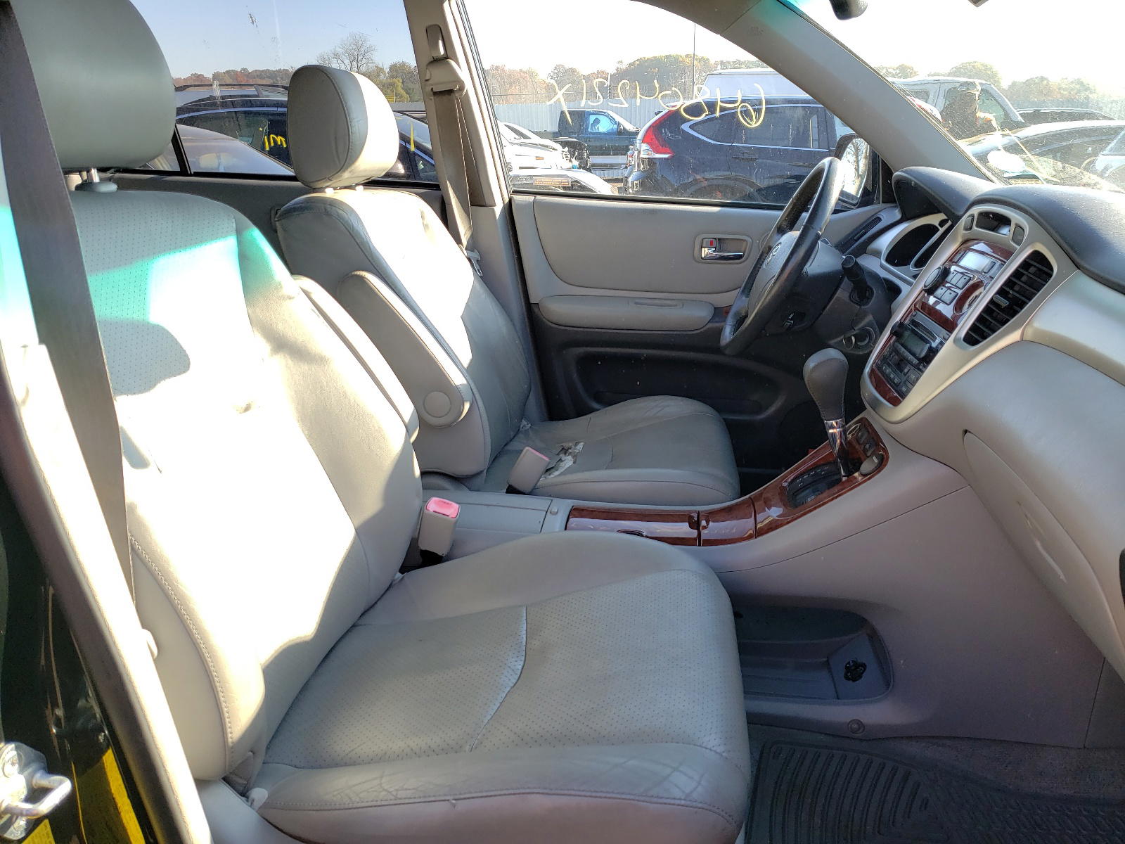 Photo 5 from auction – 2004 TOYOTA HIGHLANDER with VIN JTEEP21A740026486
