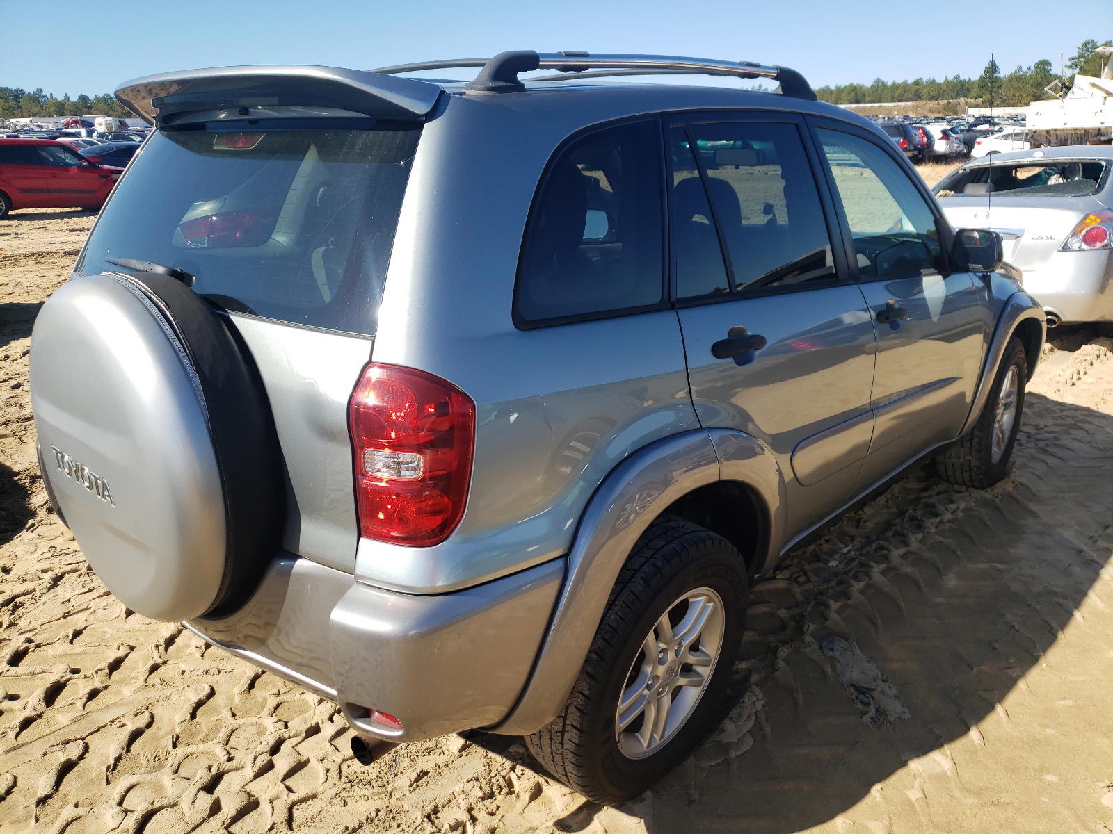 Photo 4 from auction – 2005 TOYOTA RAV4 with VIN JTEGD20V650081969
