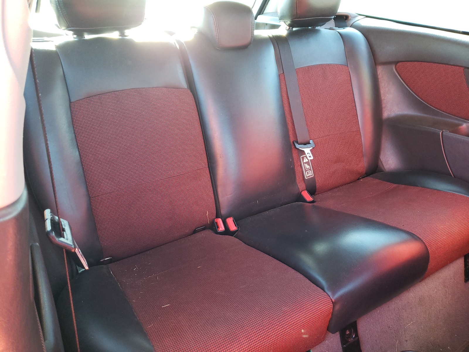 Photo 6 from auction – 2003 FORD FOCUS ZX3 with VIN 3FAFP31303R123453