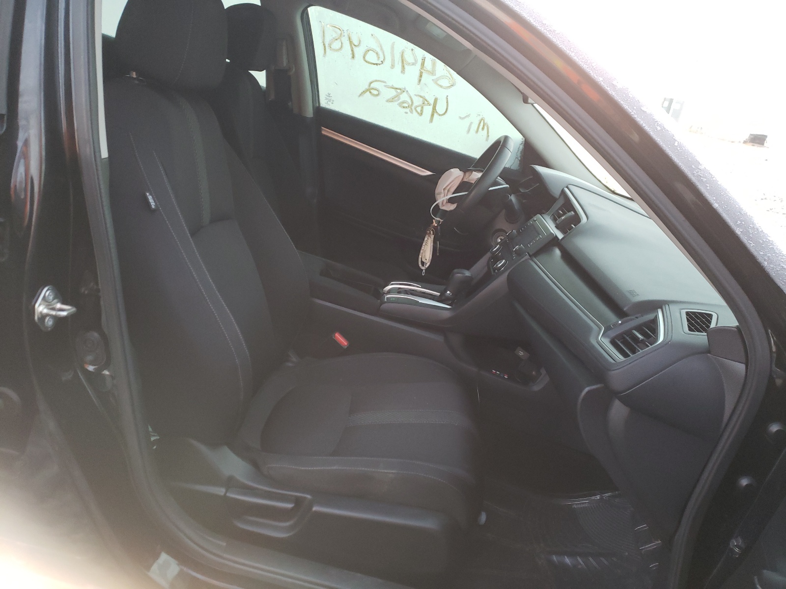 Photo 5 from auction – 2017 HONDA CIVIC LX with VIN 2HGFC2F57HH522763