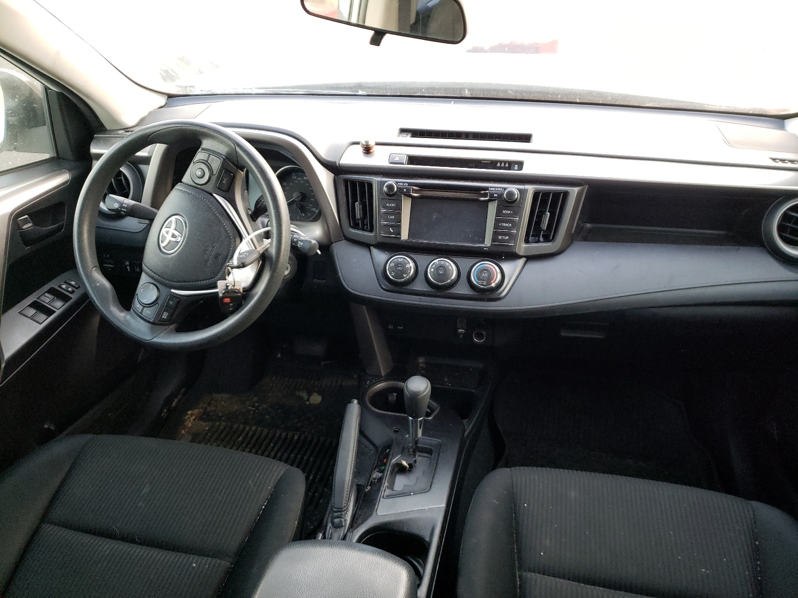 Photo 9 from auction – 2017 TOYOTA RAV4 LE with VIN JTMBFREV4HJ159142