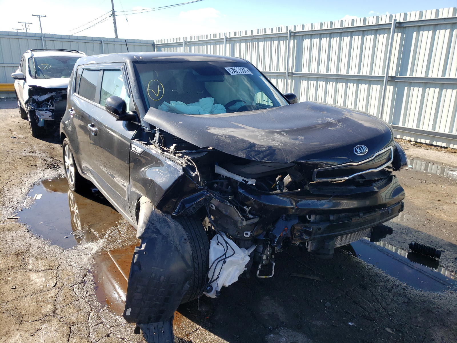 KIA SOUL + 2016 with VIN KNDJP3A58G7326058 - Photo from auction