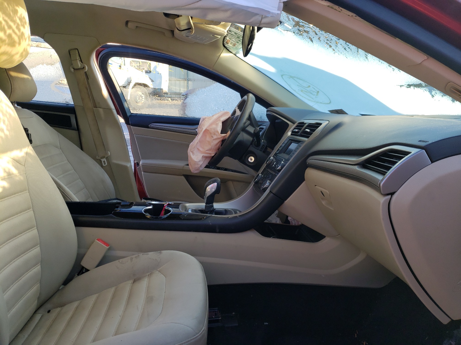 Photo 5 from auction – 2014 FORD FUSION SE with VIN 3FA6P0H76ER236527