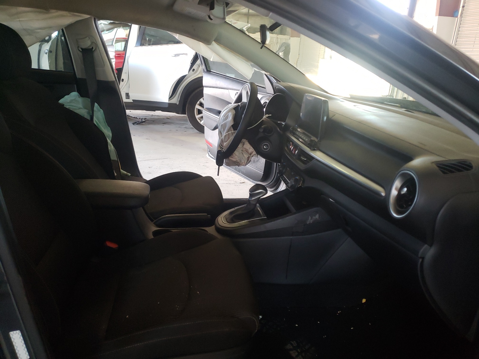 Photo 5 from auction – 2019 KIA FORTE FE with VIN 3KPF24AD0KE079760