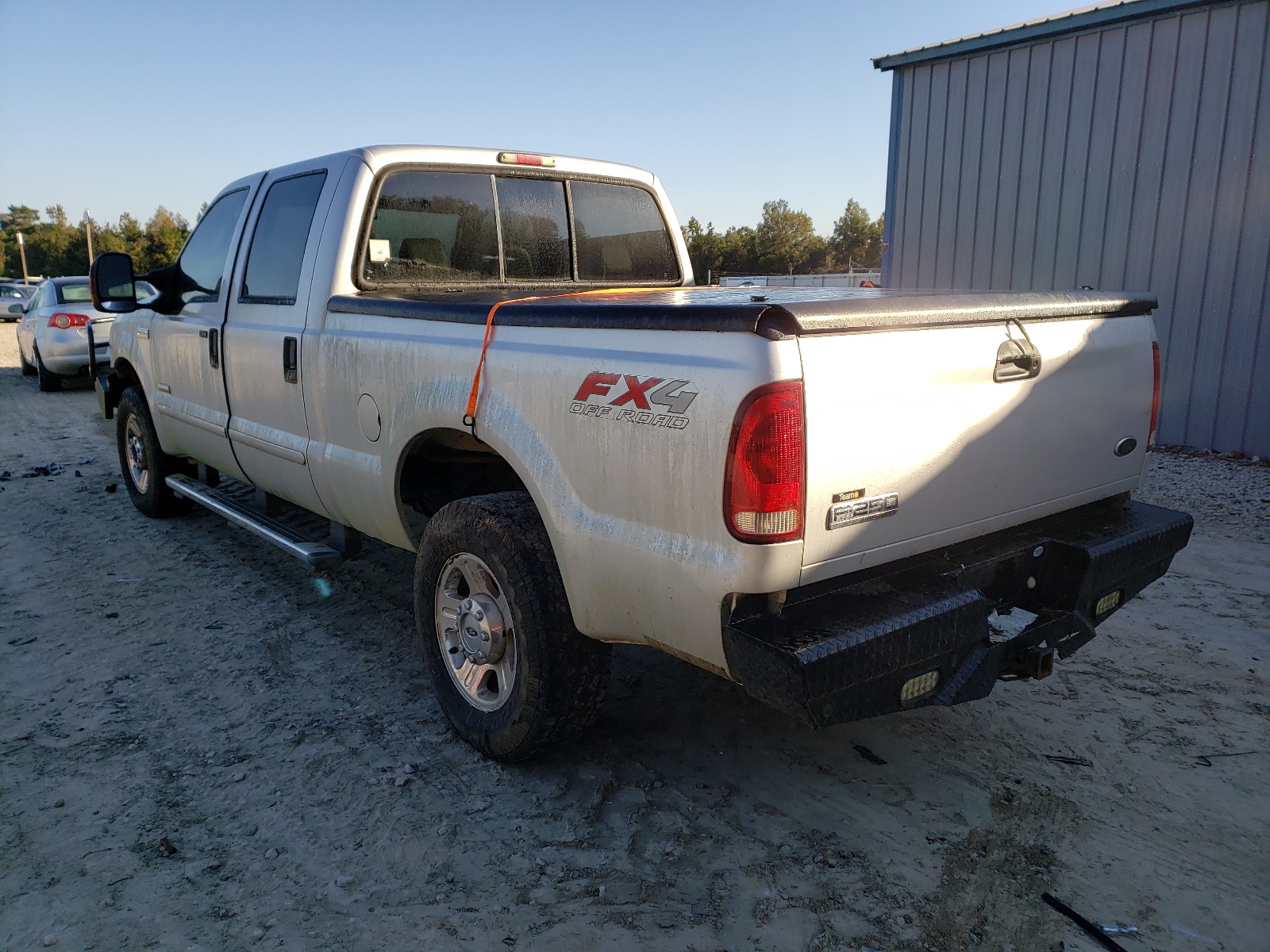Photo 3 from auction – 2005 FORD F250 SUPER with VIN 1FTSW21P25ED30294