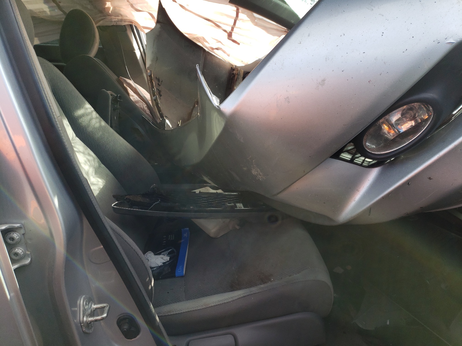Photo 5 from auction – 2010 HONDA CIVIC LX with VIN 19XFA1F52AE043859