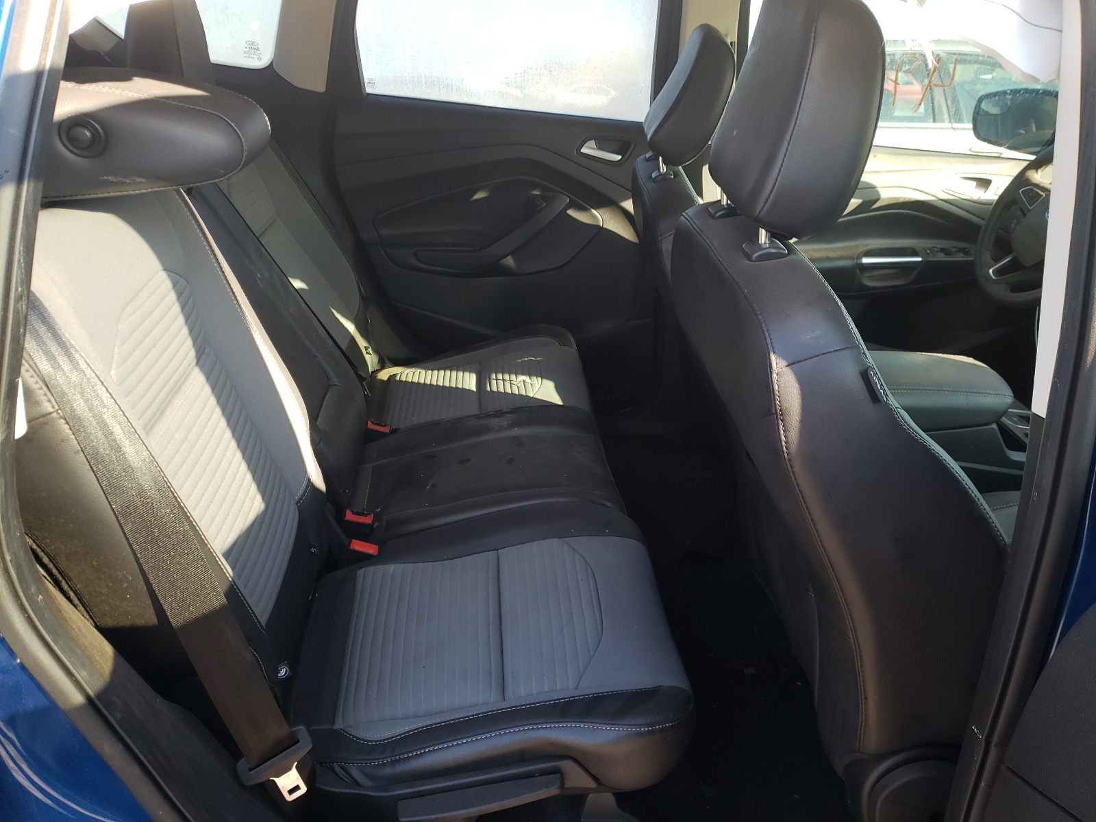 Photo 6 from auction – 2019 FORD ESCAPE SE with VIN 1FMCU0GD2KUB05317