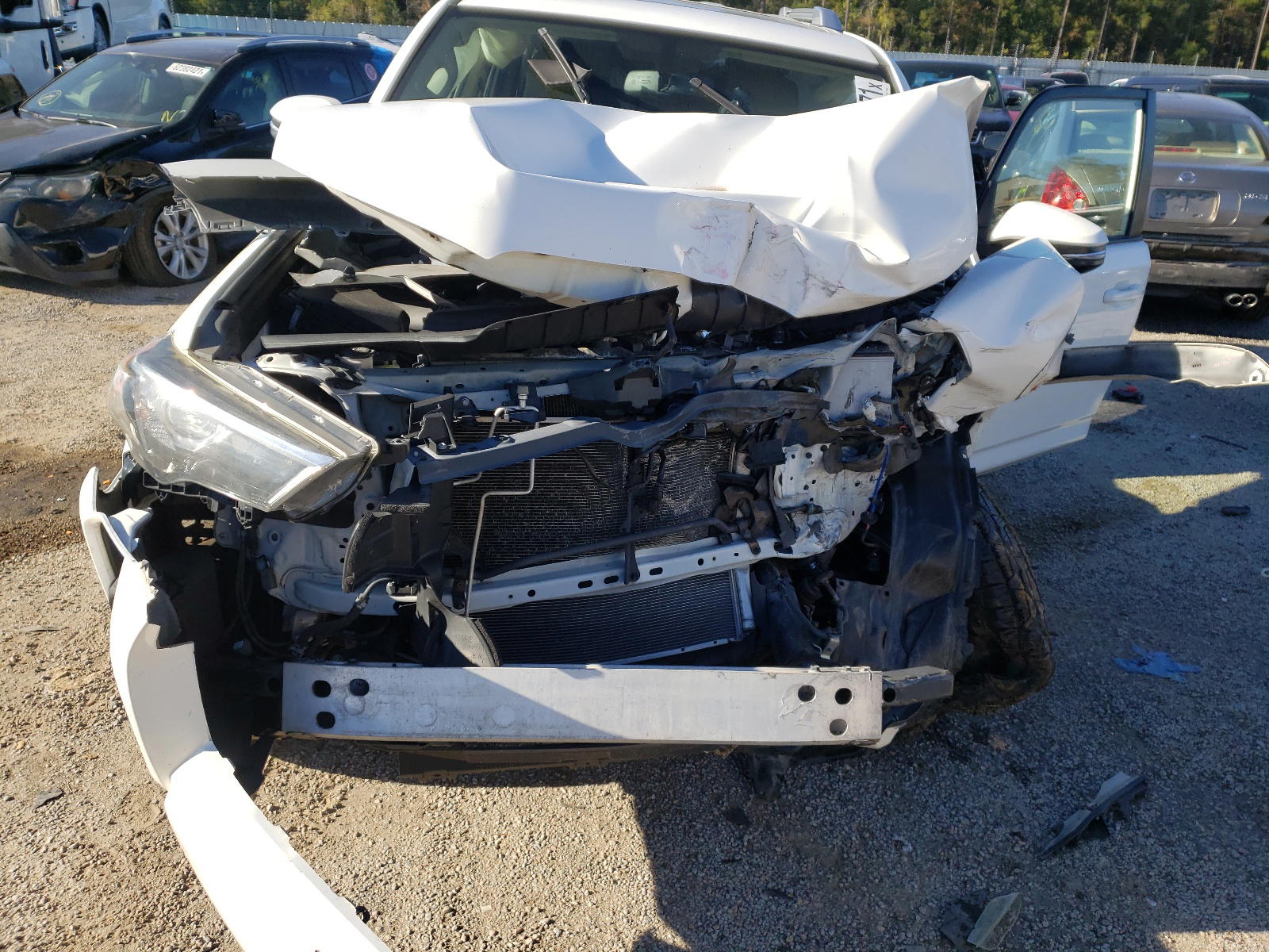 Photo 7 from auction – 2014 TOYOTA 4RUNNER SR with VIN JTEBU5JR8E5197898