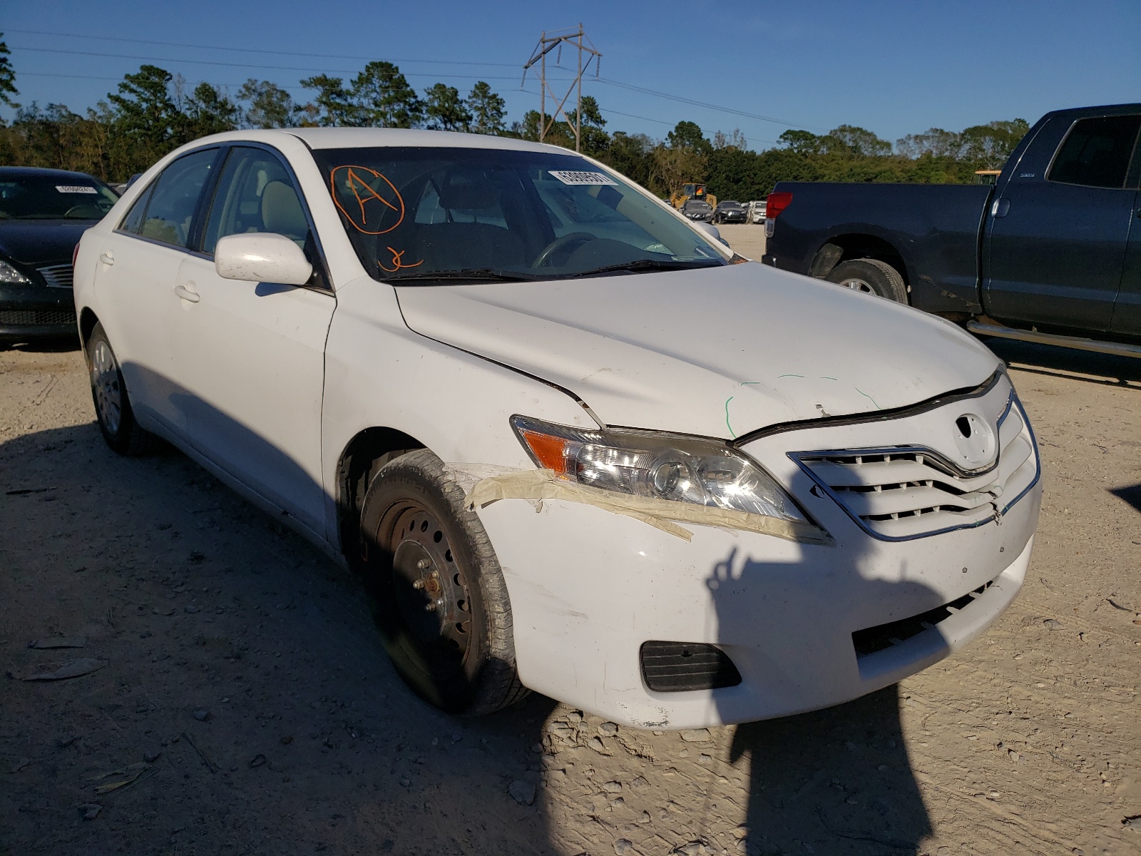 Zdjęcie 1 z aukcji – 2011 TOYOTA CAMRY z VIN 4T1BF3EK6BU683400