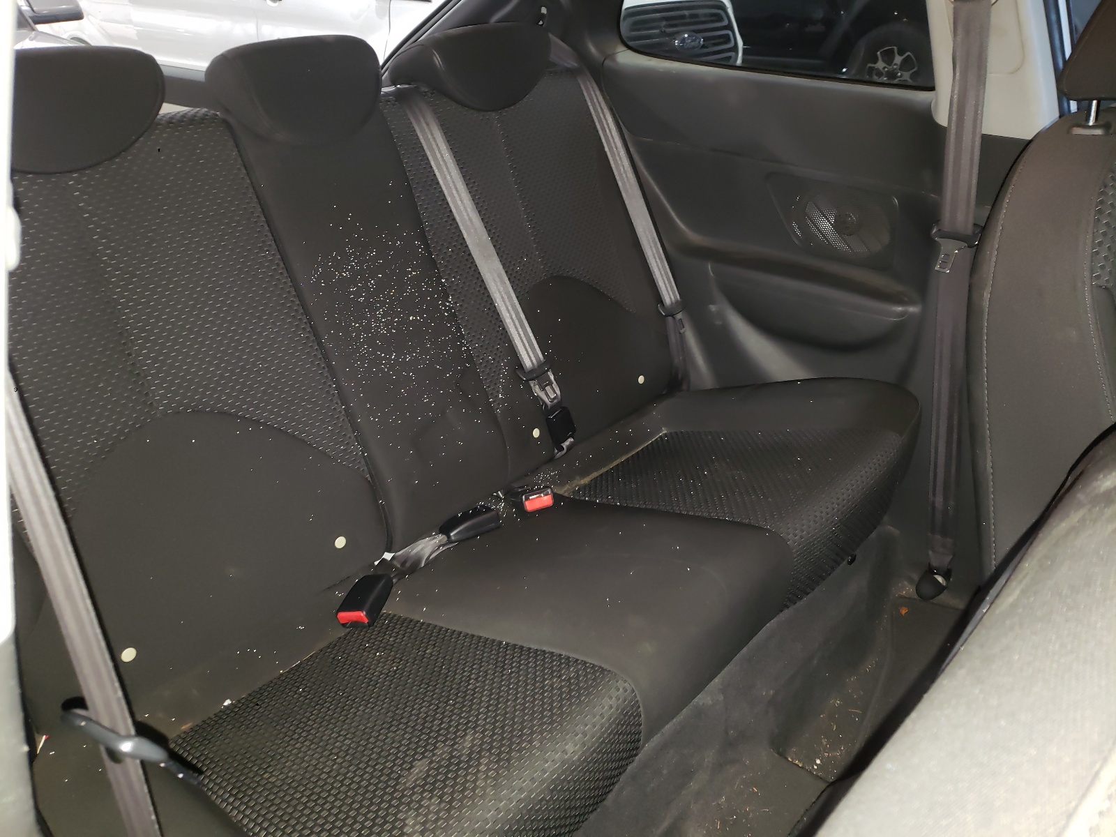 Photo 6 from auction – 2011 HYUNDAI ACCENT GL with VIN KMHCM3AC4BU188489