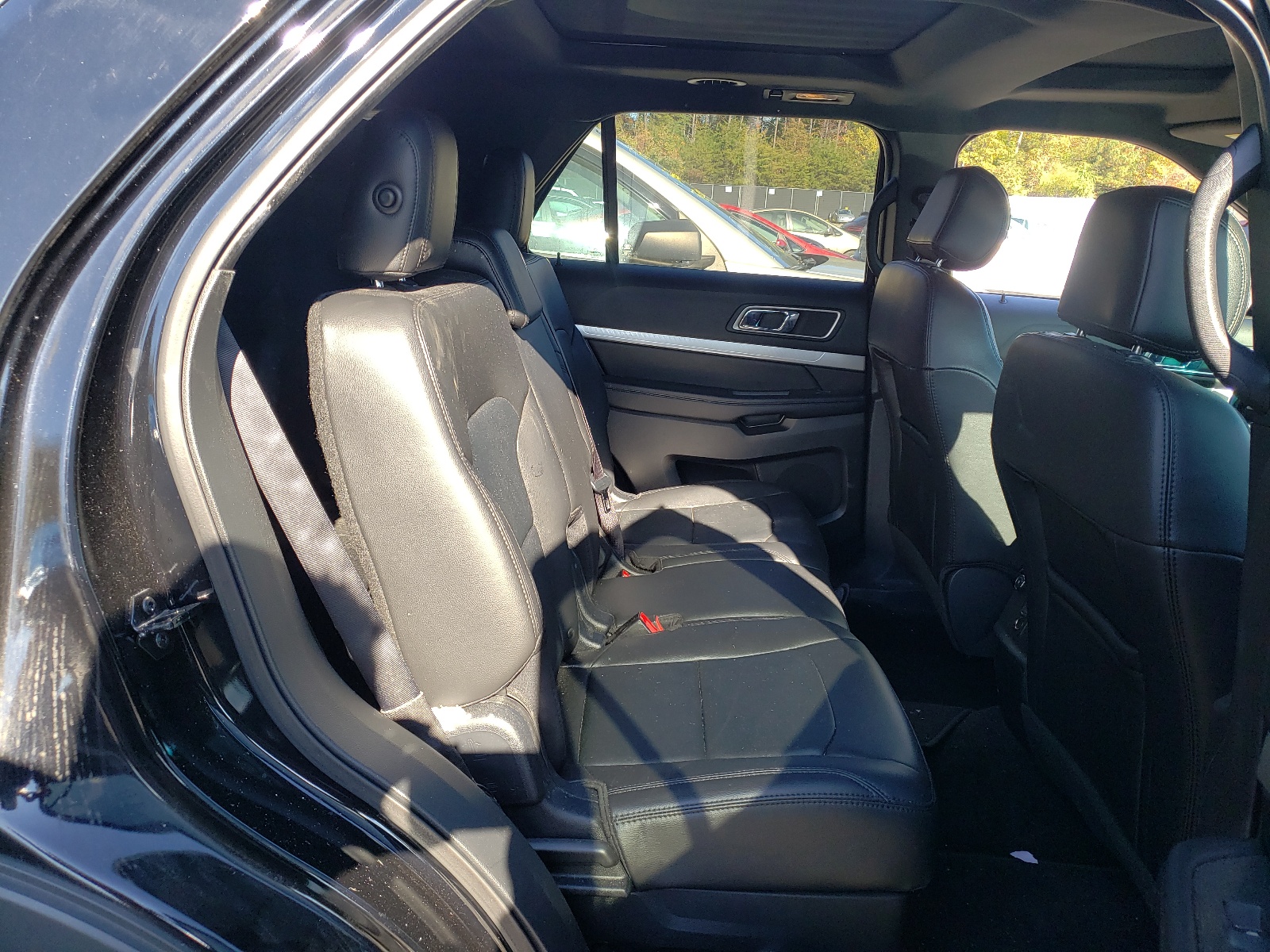 Photo 6 from auction – 2017 FORD EXPLORER X with VIN 1FM5K7DH1HGC08878