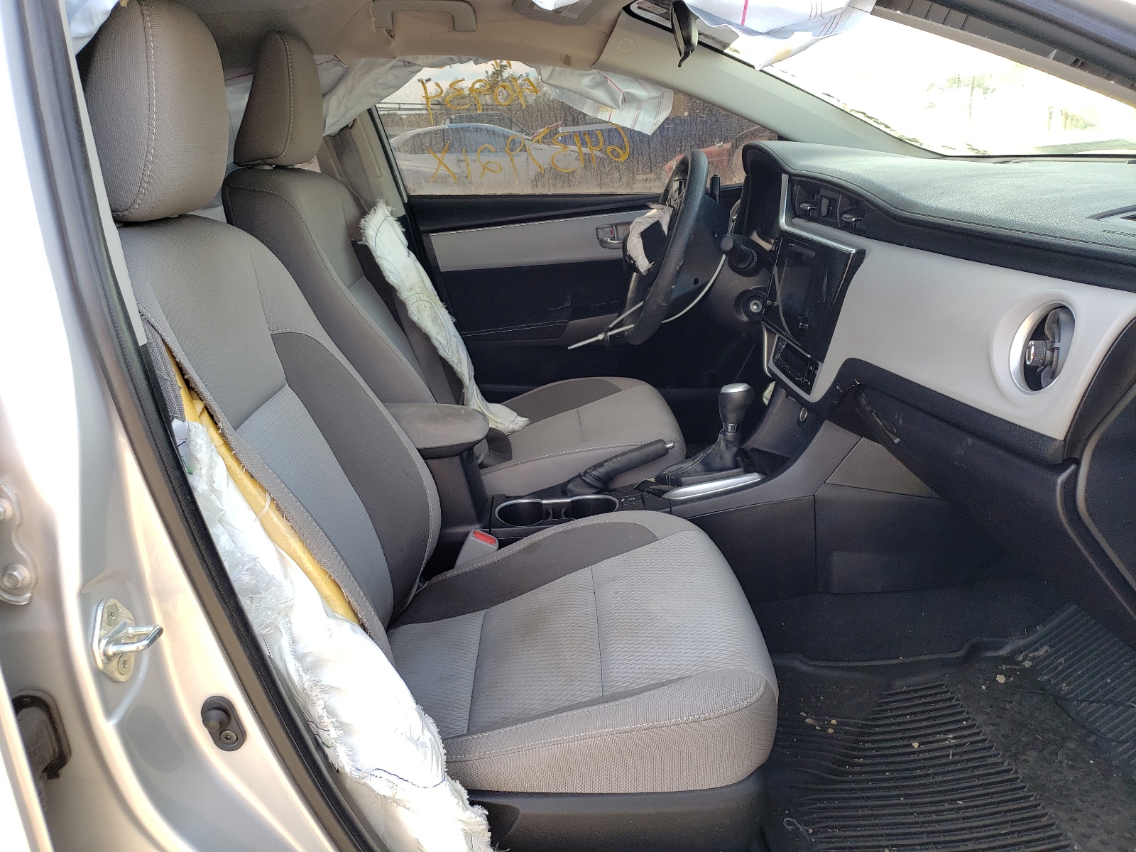 Photo 5 from auction – 2019 TOYOTA COROLLA L with VIN 2T1BURHE4KC171568