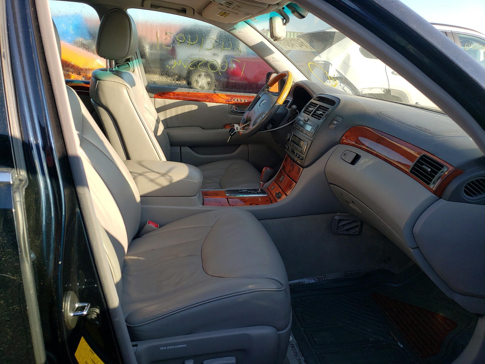 Photo 5 from auction – 2002 LEXUS LS 430 with VIN JTHBN30F920091206