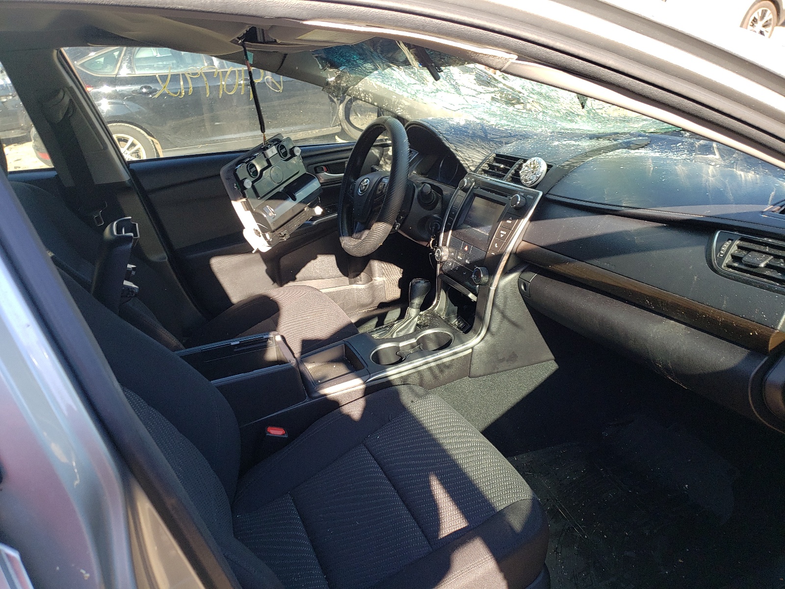 Photo 5 from auction – 2017 TOYOTA CAMRY LE with VIN 4T1BF1FK4HU340855