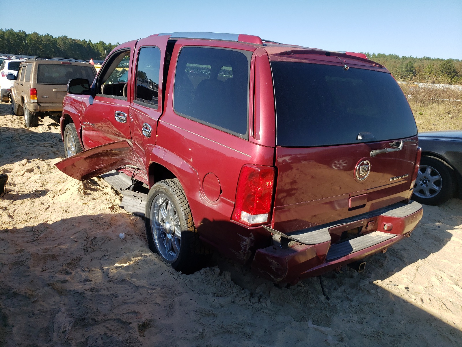 Photo 3 from auction – 2005 CADILLAC ESCALADE L with VIN 1GYEC63T95R123833