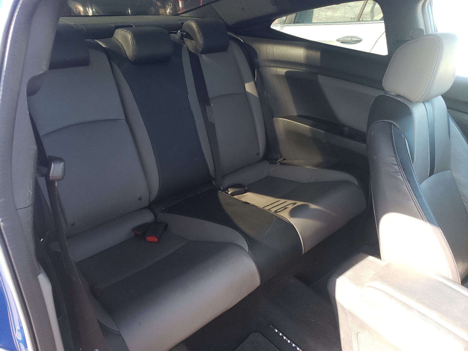 Photo 6 from auction – 2016 HONDA CIVIC TOUR with VIN 2HGFC3B97GH360632