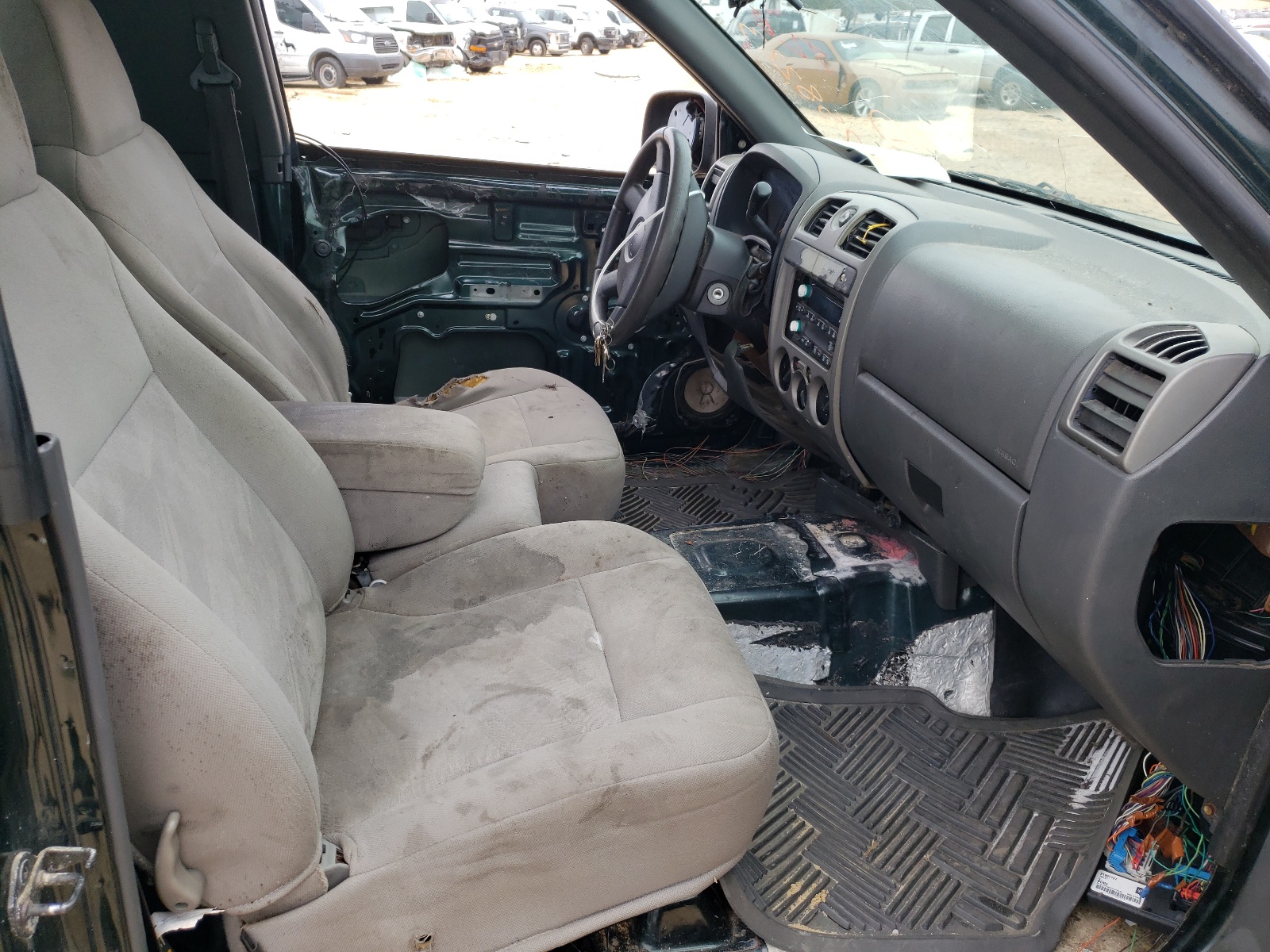 Photo 5 from auction – 2004 CHEVROLET COLORADO with VIN 1GCCS146048103115