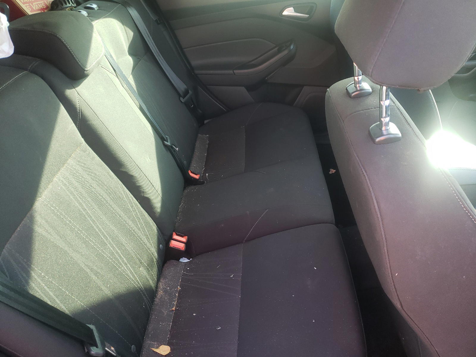 Photo 6 from auction – 2015 FORD FOCUS SE with VIN 1FADP3K22FL292180
