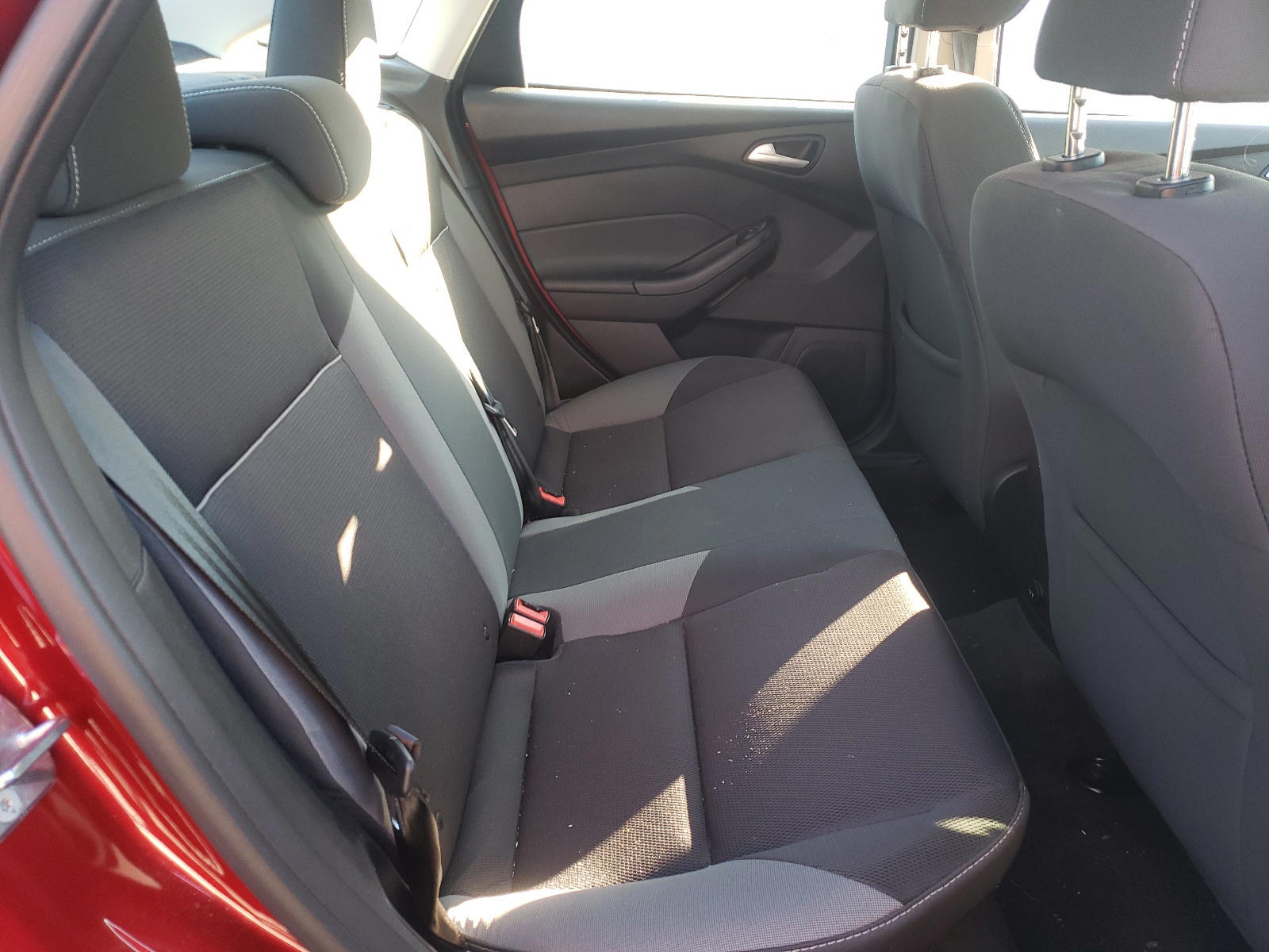 Photo 6 from auction – 2014 FORD FOCUS SE with VIN 1FADP3F25EL386093