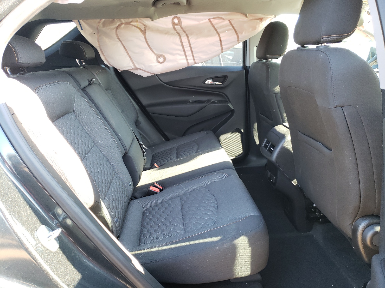 Photo 6 from auction – 2018 CHEVROLET EQUINOX LT with VIN 2GNAXJEV1J6345709