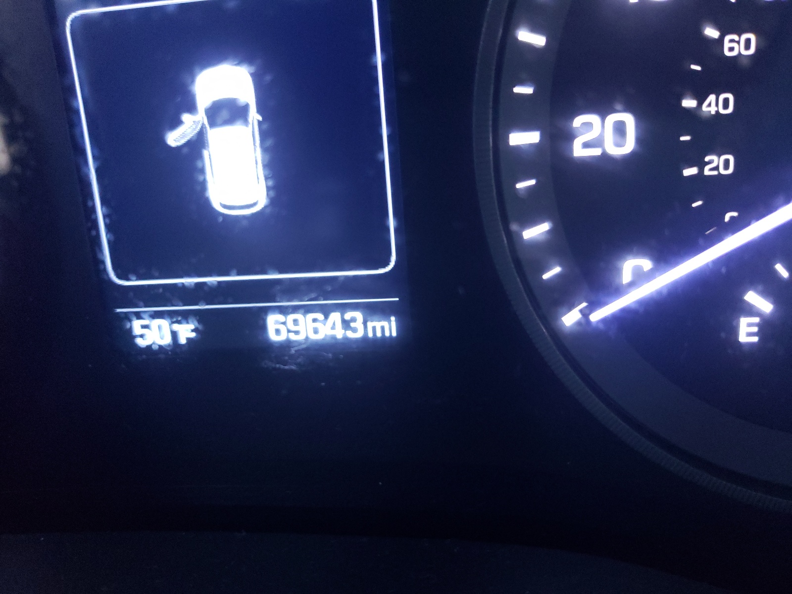 Photo 8 from auction – 2017 HYUNDAI TUCSON LIM with VIN KM8J3CA26HU443928