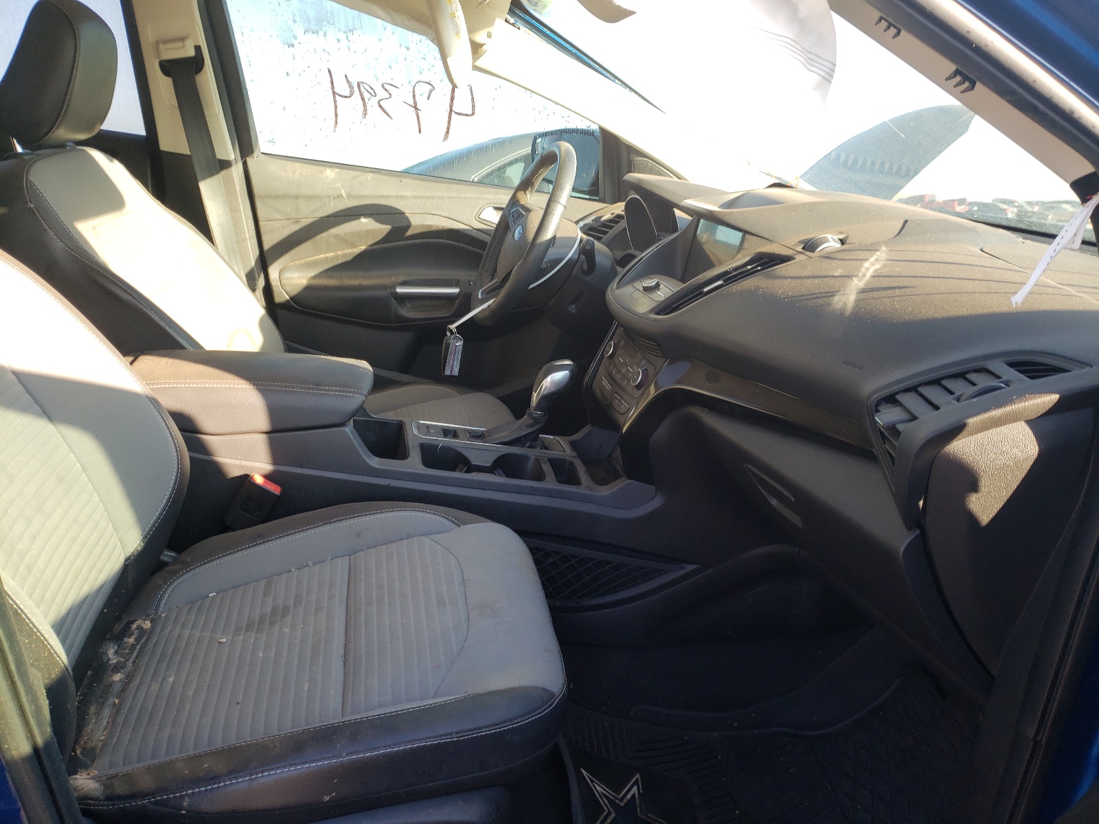 Photo 5 from auction – 2019 FORD ESCAPE SE with VIN 1FMCU0GD2KUB05317
