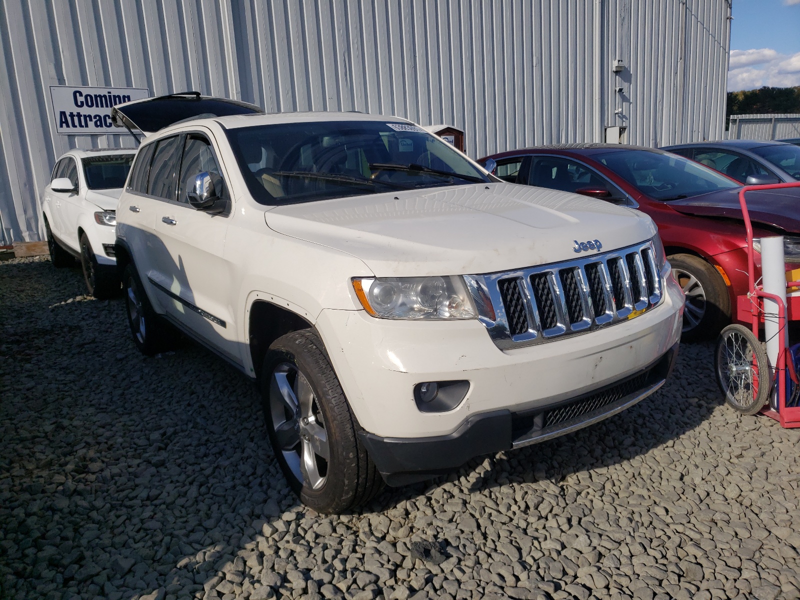 JEEP GRAND CHER 2011 with VIN 1J4RR6GT4BC560230 - Photo from auction