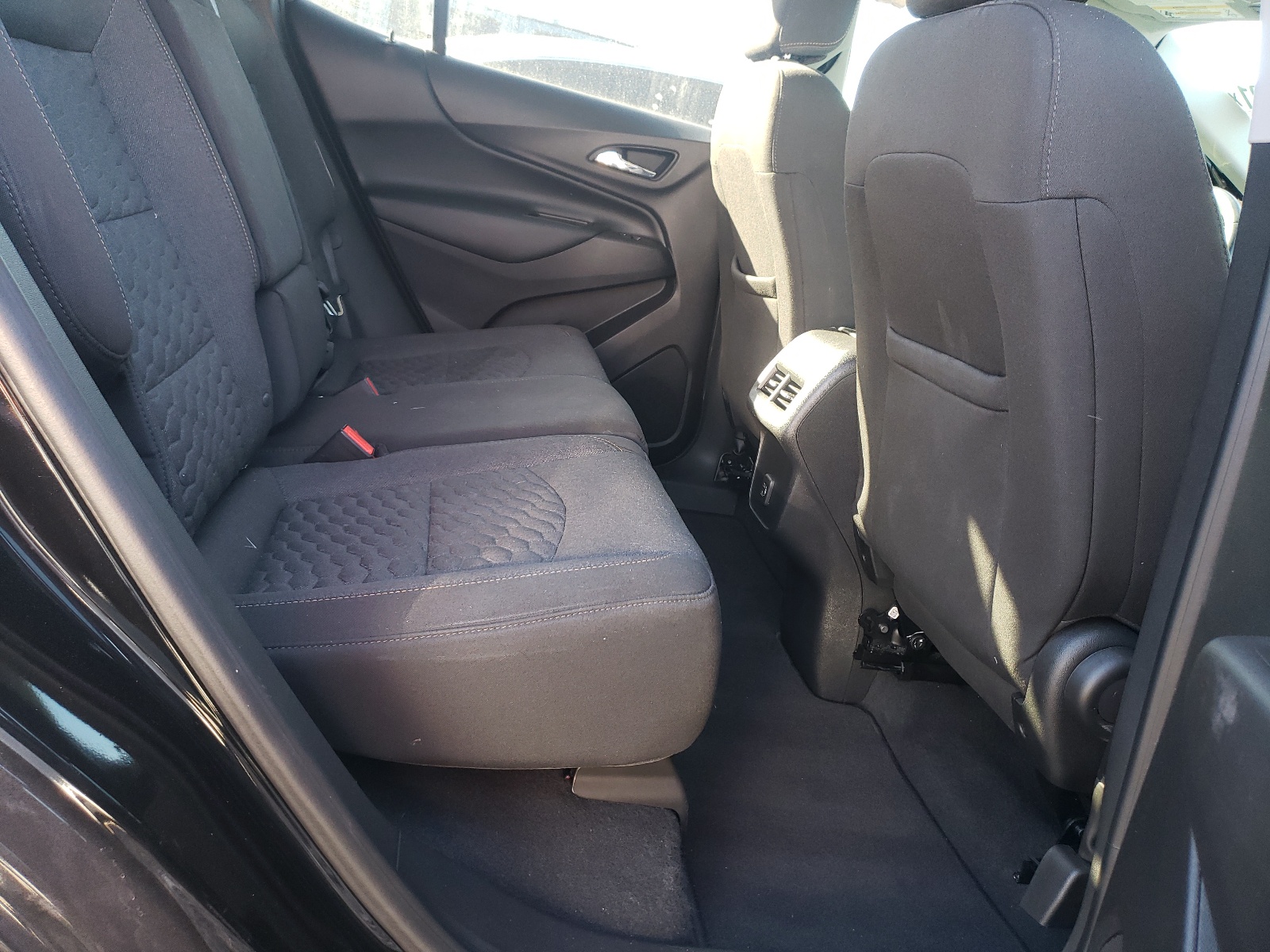 Photo 6 from auction – 2019 CHEVROLET EQUINOX LT with VIN 3GNAXKEVXKL370532