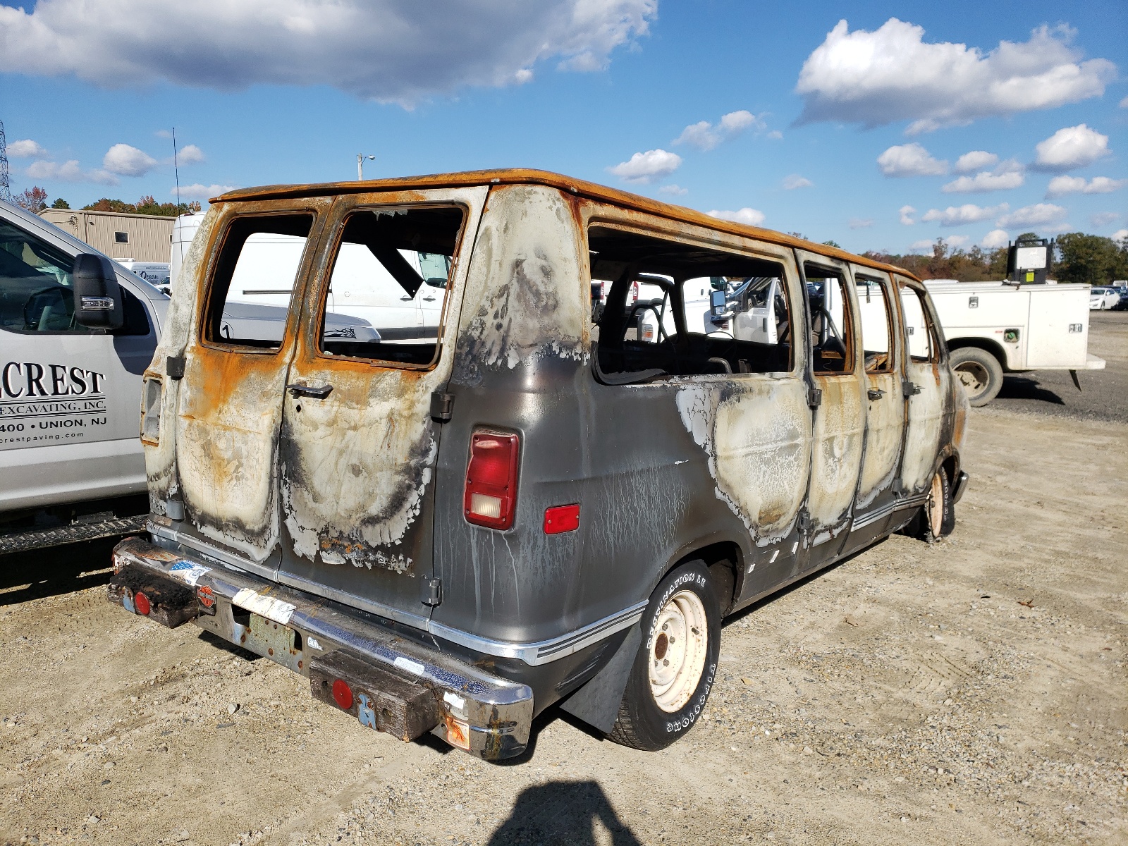 Photo 4 from auction – 1987 DODGE RAM WAGON with VIN 2B4GB11H1HK300673
