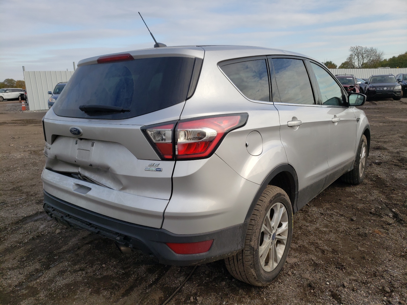 Zdjęcie 4 z aukcji – 2017 FORD ESCAPE SE z VIN 1FMCU9GD4HUB13657