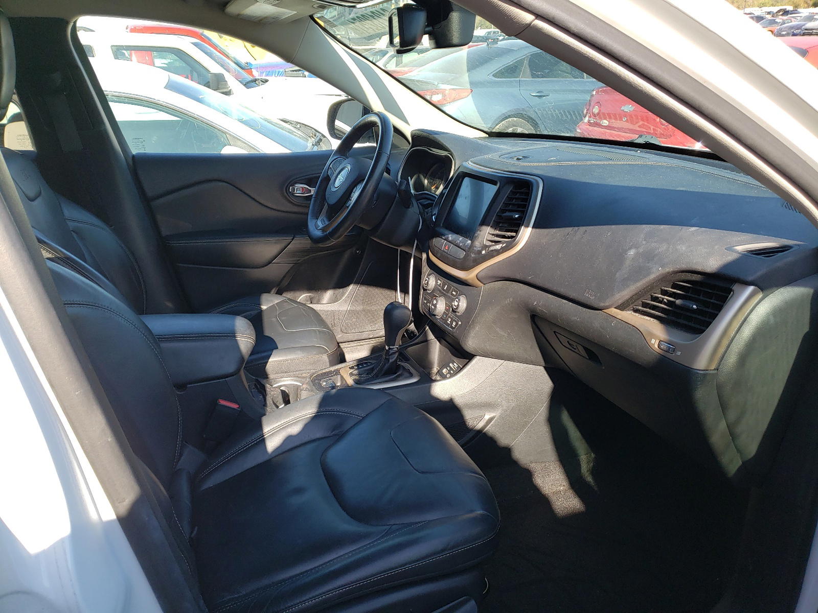 Photo 5 from auction – 2015 JEEP CHEROKEE L with VIN 1C4PJLDB6FW765910