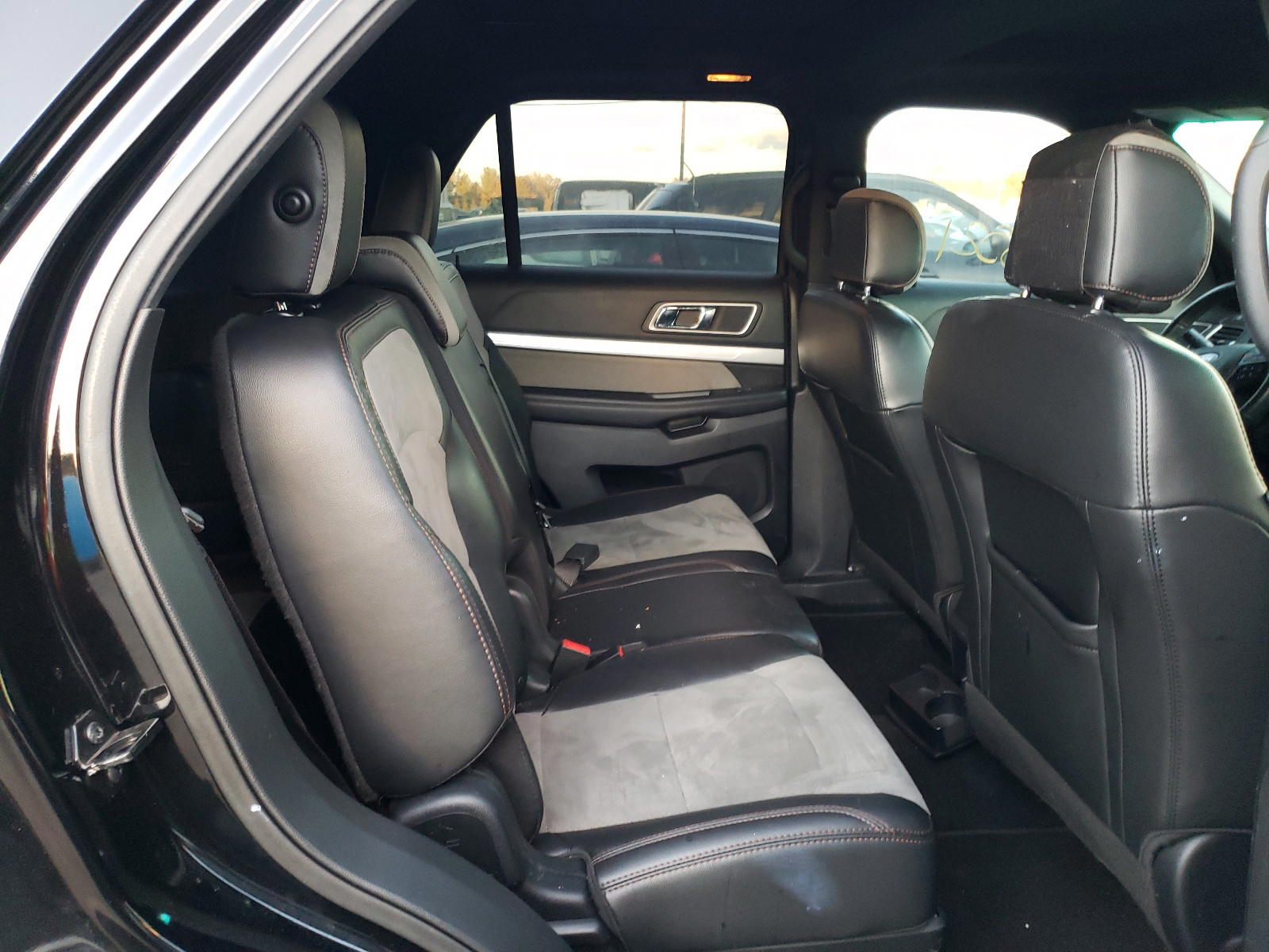 Photo 6 from auction – 2017 FORD EXPLORER X with VIN 1FM5K8D83HGC17071
