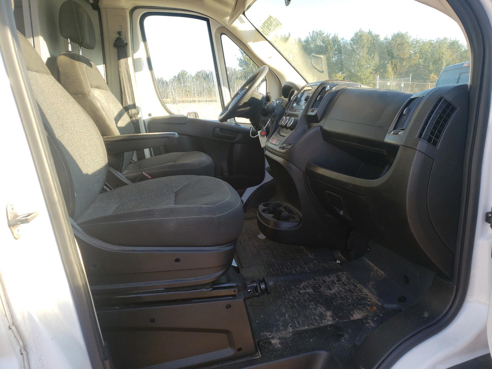 Photo 5 from auction – 2018 RAM PROMASTER with VIN 3C6TRVDG5JE148796