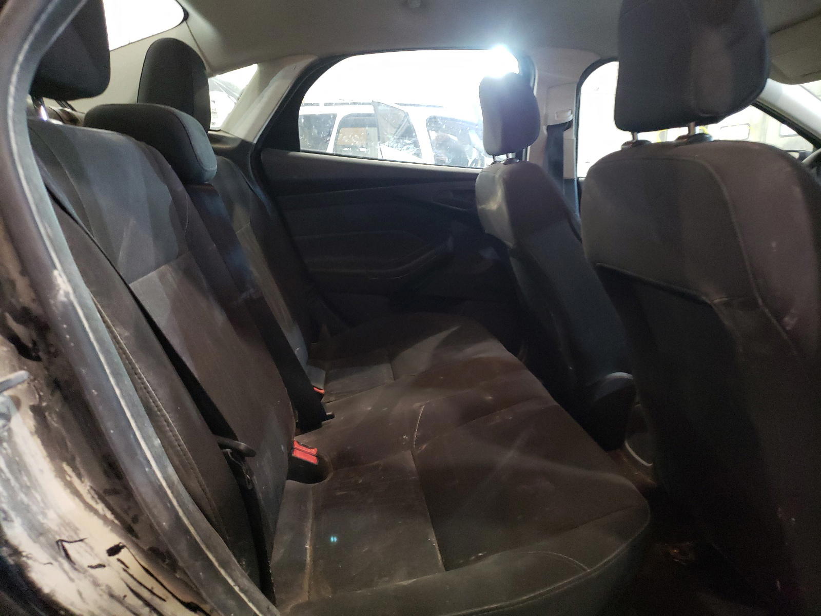 Photo 6 from auction – 2018 FORD FOCUS S with VIN 1FADP3E23JL249357