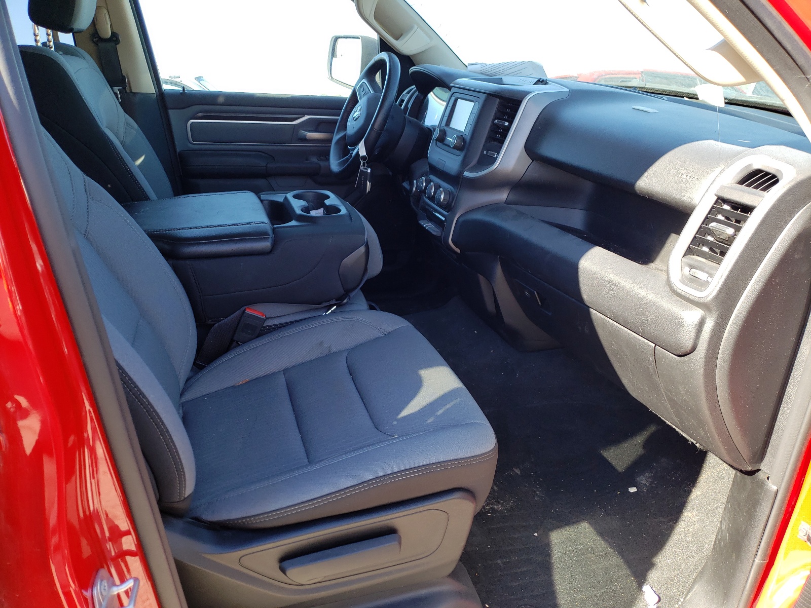 Photo 5 from auction – 2020 RAM 1500 BIG H with VIN 1C6SRFFT4LN415825