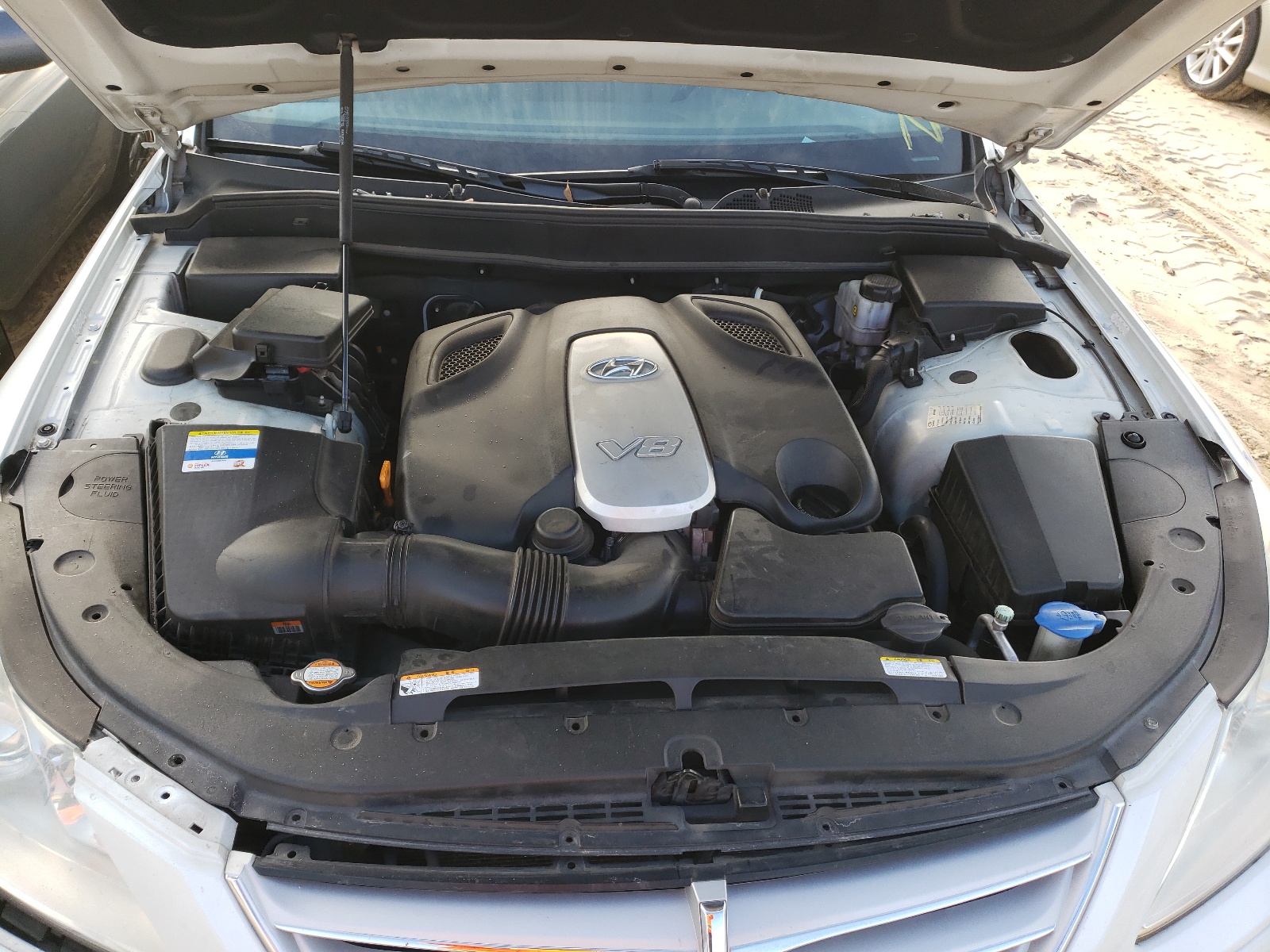 Photo 7 from auction – 2011 HYUNDAI GENESIS 4. with VIN KMHGC4DF7BU121966
