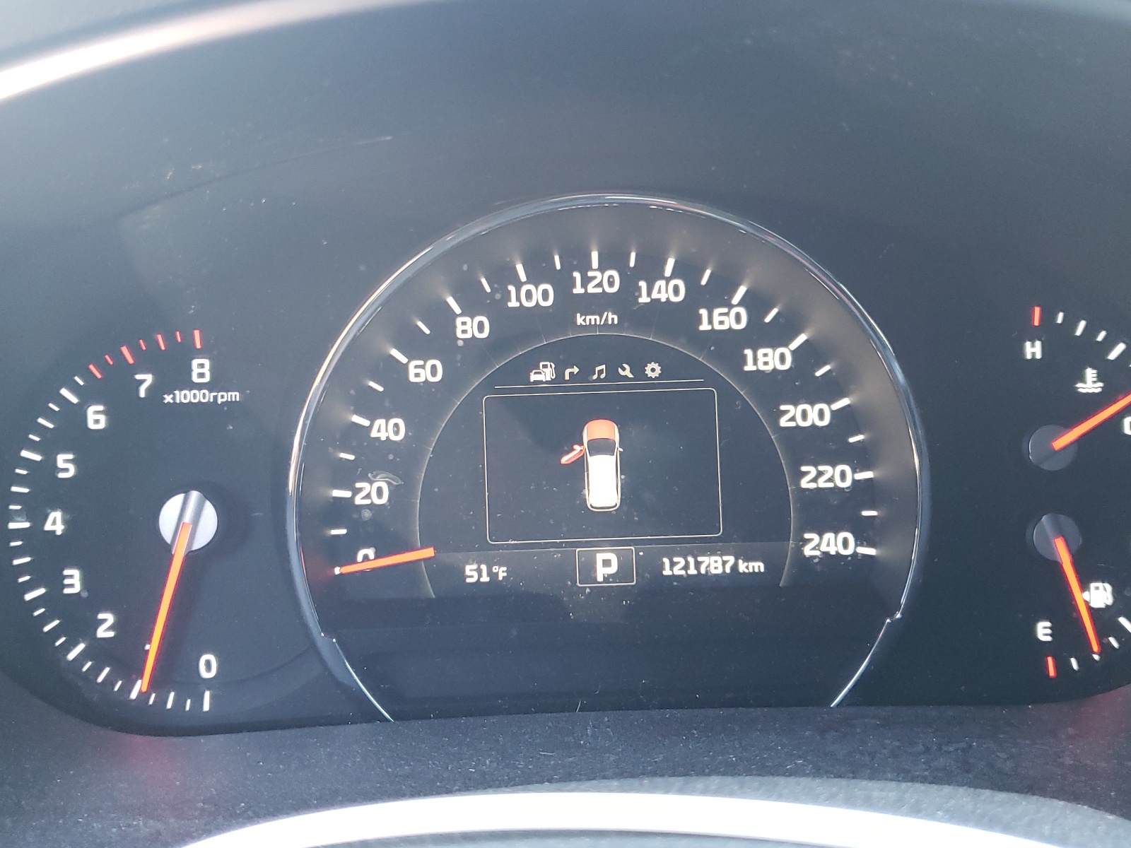 Photo 8 from auction – 2018 KIA SORENTO SX with VIN 5XYPKDA19JG352464