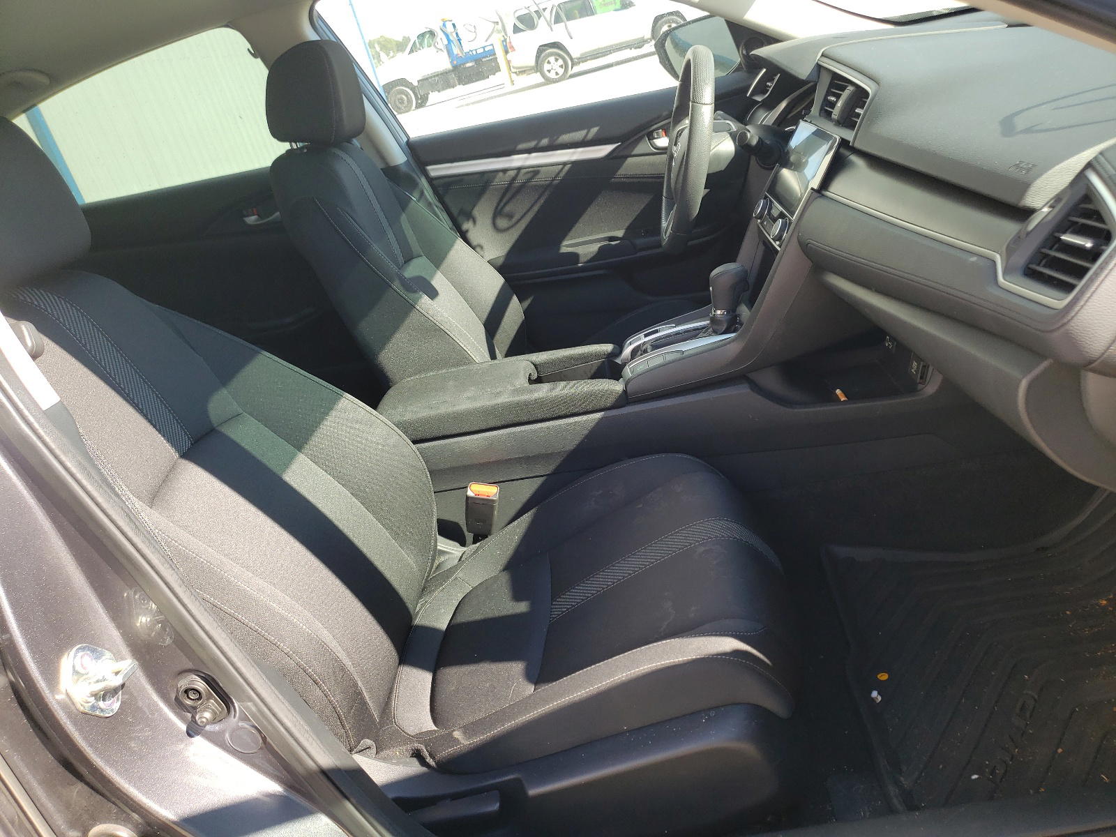 Photo 5 from auction – 2016 HONDA CIVIC EX with VIN 2HGFC2F72GH506177